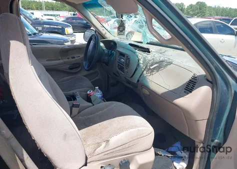 1997 Ford F-150 Lariat/Standard/Xl/Xlt z USA, uszkodzony, nr VIN 1FTDX1760VNA15122